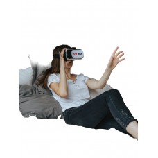 Шлем виртуальной реальности с пультом